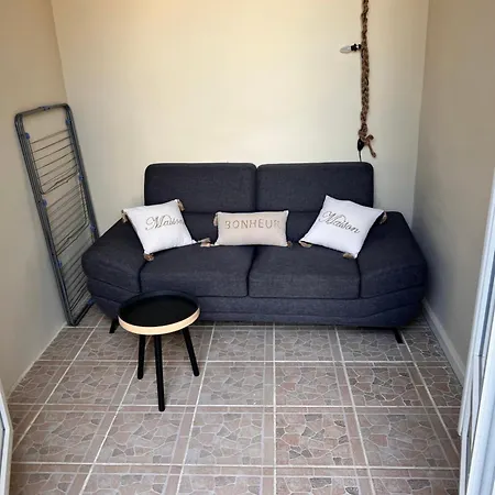 Charmante Maison De Village Avec Terrasse Holiday home *