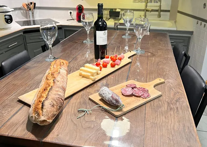Charmante Maison De Village Avec Terrasse 펜션 *