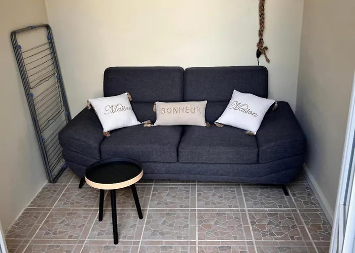 펜션 Charmante Maison De Village Avec Terrasse *
